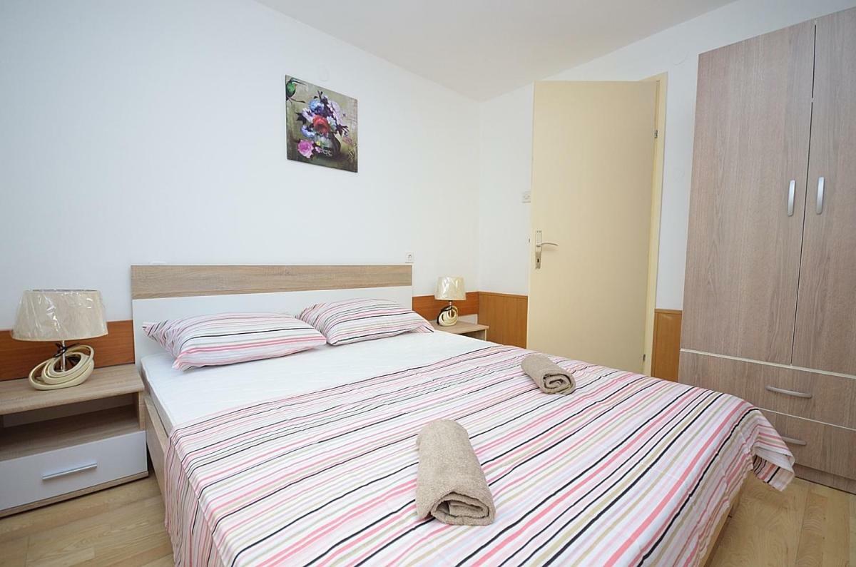 Apartmani Ana Tribalj Eksteriør bilde