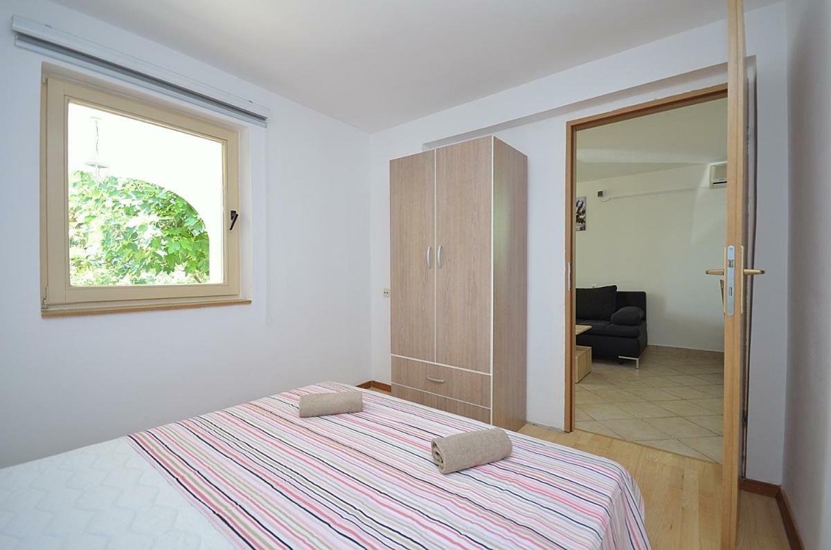 Apartmani Ana Tribalj Eksteriør bilde