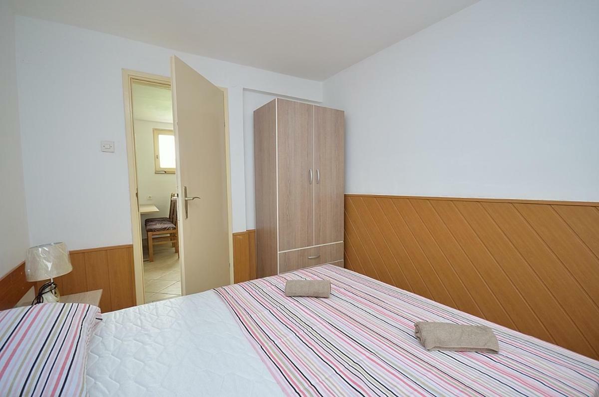 Apartmani Ana Tribalj Eksteriør bilde